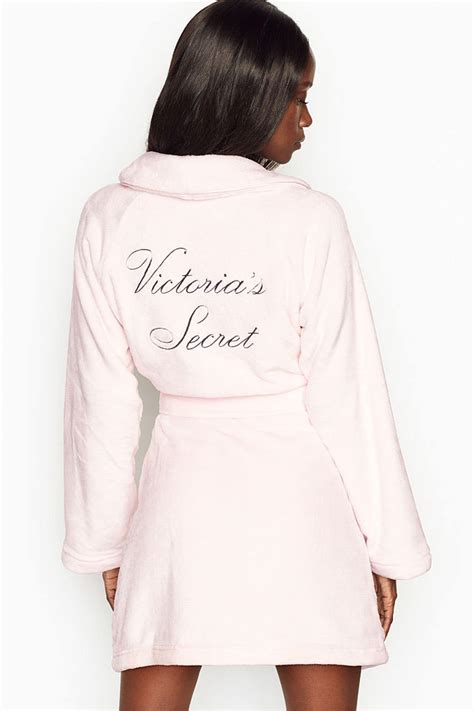 victoria secret online shop.